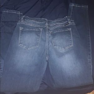 Size 27 kancan high rise jeans